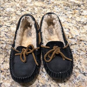 Ugg black W6 moccasins
